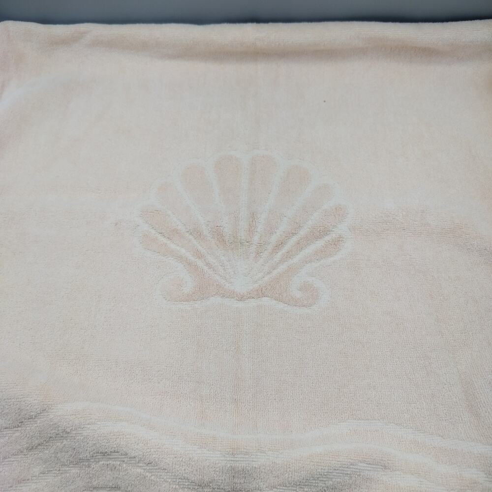 Cannon Monticello Cream Sculpted SeaShell Bath Towel Vintage